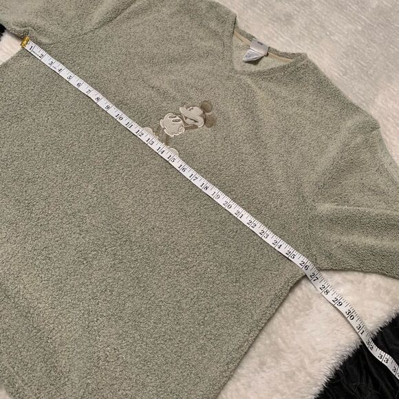 Disney Store Nicky Mouse Womens Green Fleece Pullover Sweater Size XL Long Sleev - Picture 5 of 7